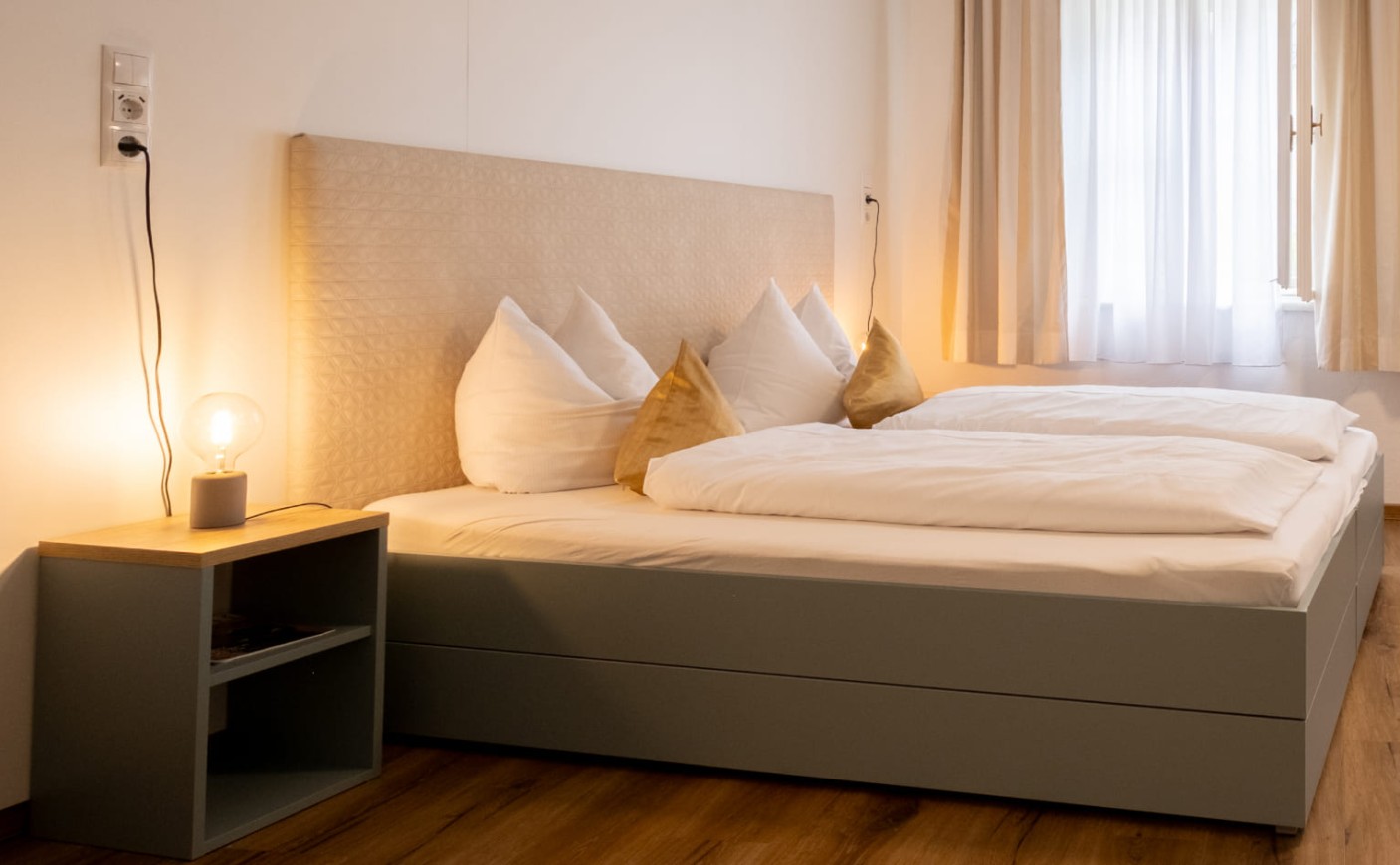Komfortables Doppelbett im Premium Apartment
